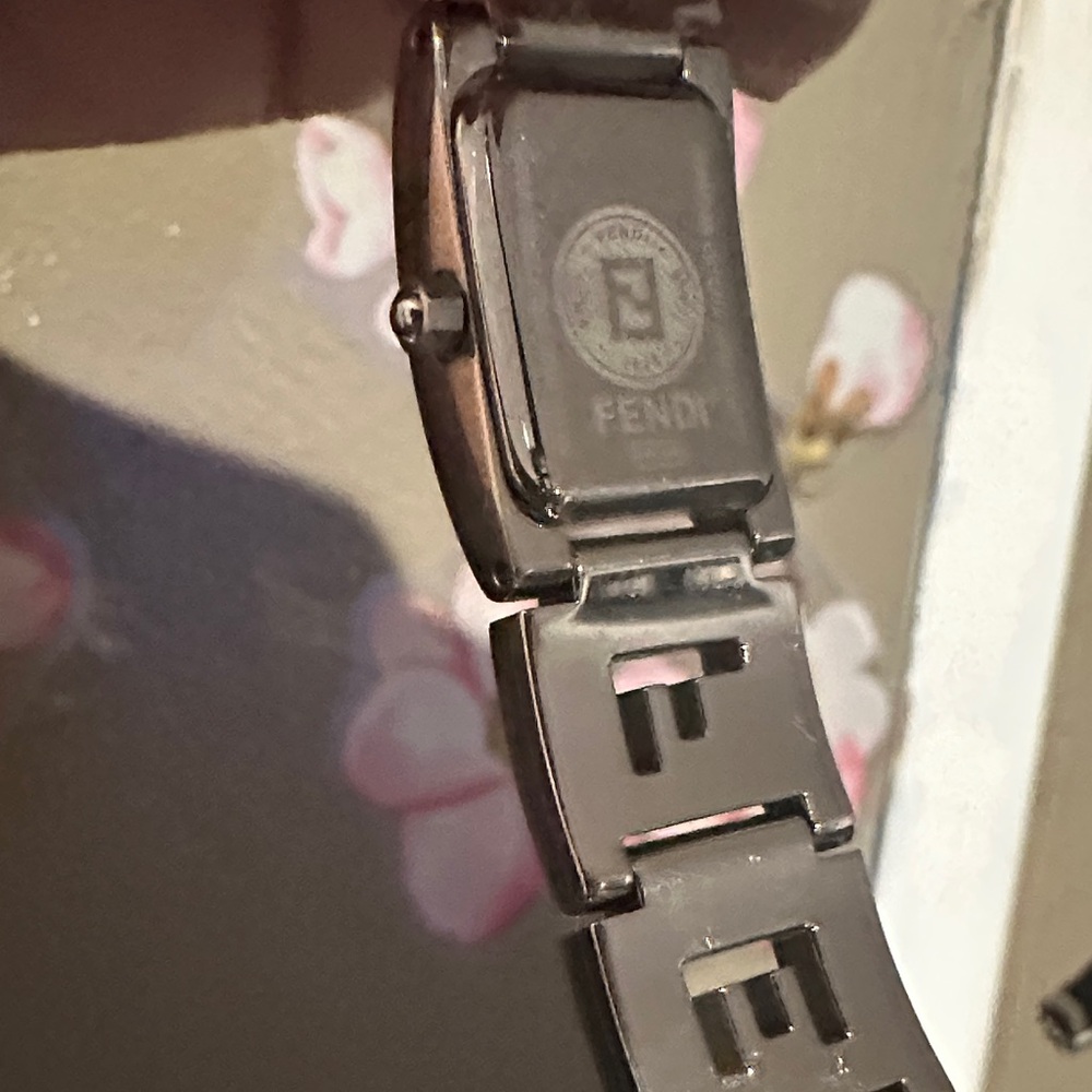 Fendi Black and Silver bracel - Picture 5 of 6